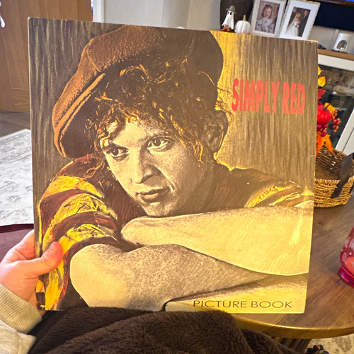 Simply red picture - book, 12"