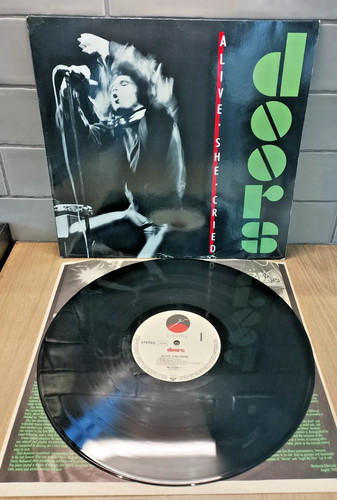Vinyl doors alive she - doors,